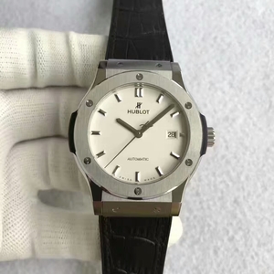 En til en re-indgraveret høj efterligning JJ Hublot (Hublot) mekanisk mænds ur En til en re-indgraveret høj efterligning JJ Hublot (Hublot) mekanisk mænds ur