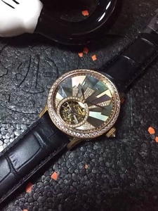 En til en præcision efterligning Jaeger-LeCoultre dating serie kvinders tourbillon manuel mekanisk snoede farve mor-of-pearl bogstavelig diamant-encrusted damer bælte ur