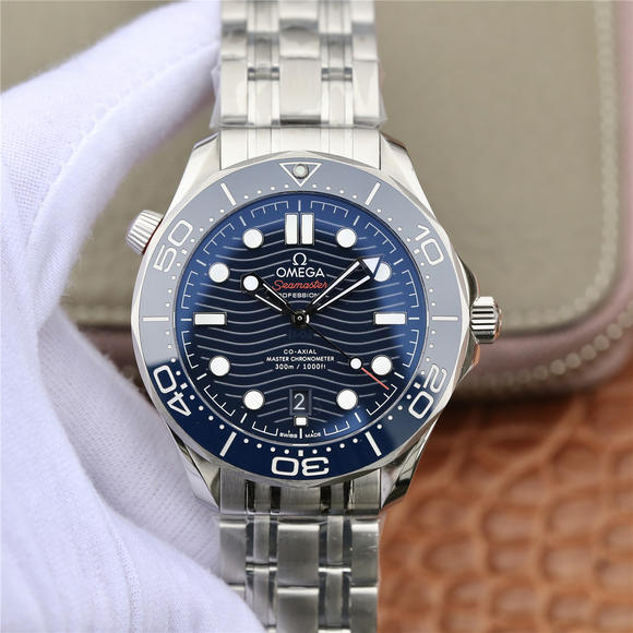 OM hippocampus 300 meter 42mm 210.30.42.20.03.001 om købte den originale 1-1 form til at skabe et herreur. - Klik på billedet for at lukke