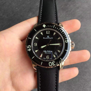 Die N-Werksversion von Blancpain 50 ist das Artefakt der Imitationsuhr World 45X15.5mm, 2836 automatischemechanische Uhrwerk