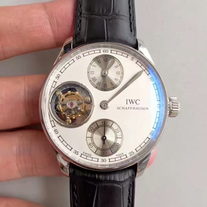 Una a una recreación de la serie IW544601 Tourbillon de IWC Portugal