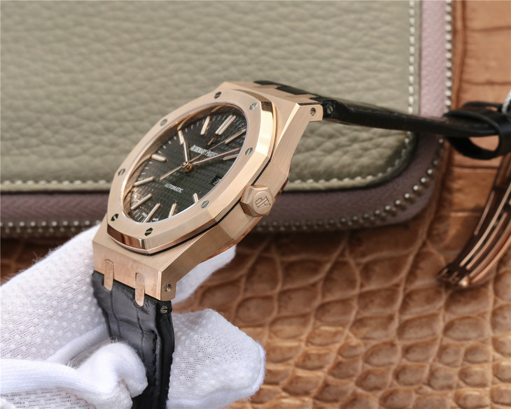  arfactory  Audemars Piguet Audemars Piguet OM Audemars Piguet Royal Oak 15400 Series 42.jpg