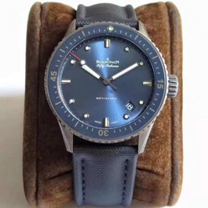 ZF produit une réplique de montre mécanique pour homme Blancpain 50 Seeking Bathyscaphe