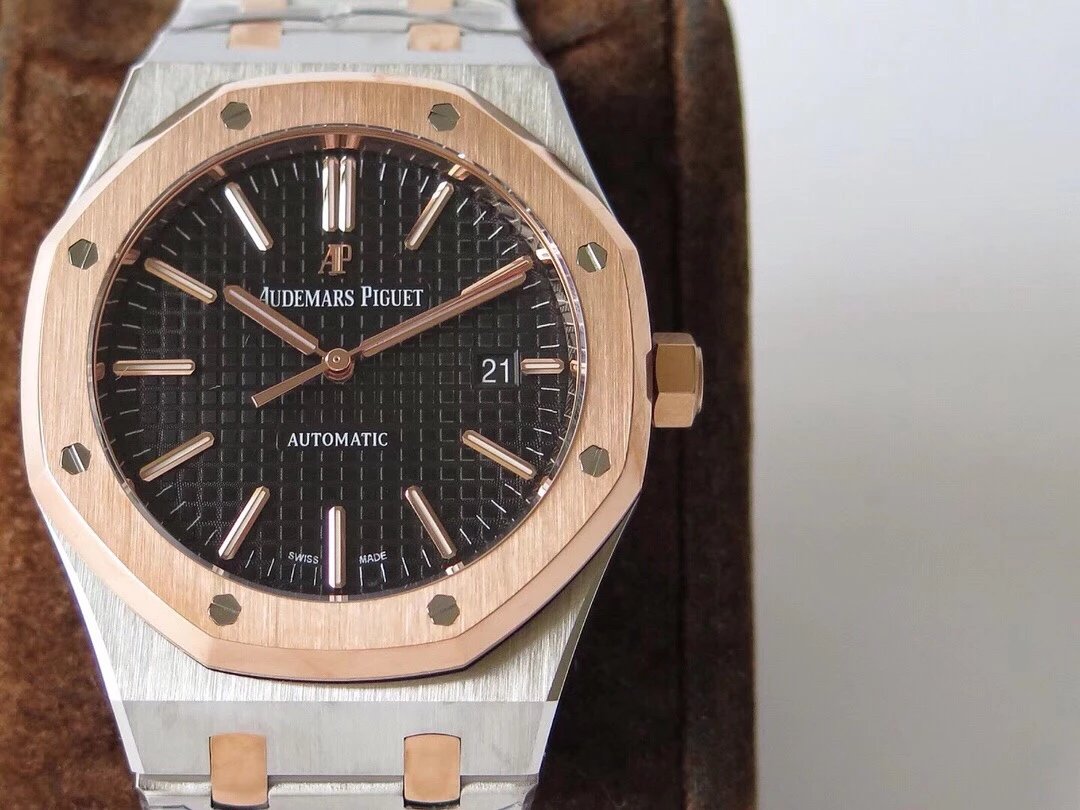  arfactory  Audemars Piguet Audemars Piguet Audemars Piguet Royal Oak Series 15400 Mechanical 2.jpg