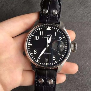 Het kinetische energiedisplay van de klassieke grote vlucht van de ZF-fabriek IWC grootschalige pilootserie is een echt één-op-één model Het kinetische energiedisplay van de klassieke grote vlucht van de ZF-fabriek IWC grootschalige pilootserie is een echt één-op-één model