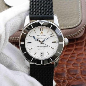 GF Breitling Super Ocean Culture II 42mm Watch, "Water Ghost" fra familien - et ur laget av slitesterk polymer keramikk Circle.